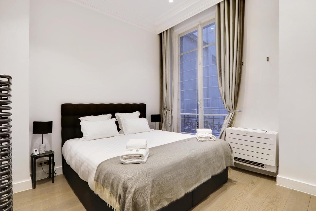 Pick A Flat'S Apartment In Triangle D'Or - Pierre 1Er De Serbie Париж Екстериор снимка